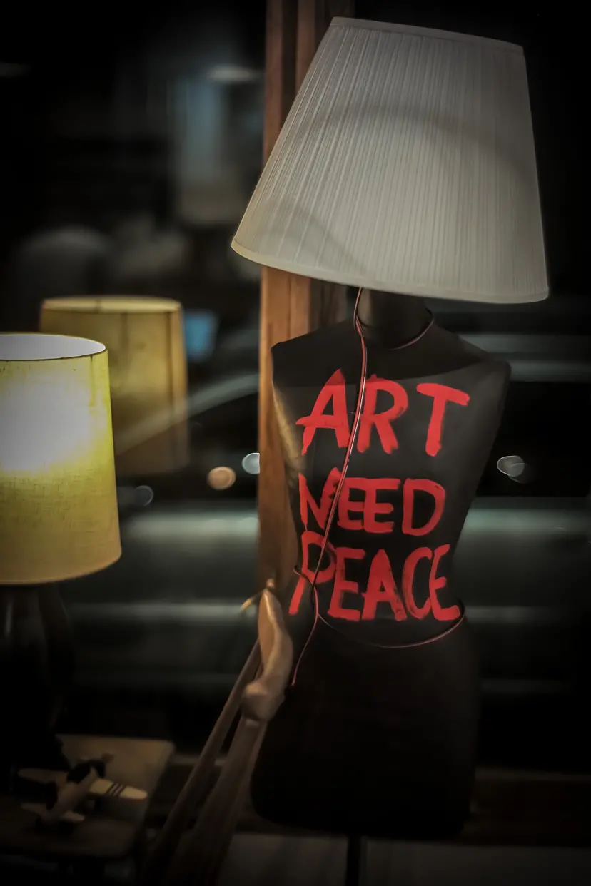 ART NEEDS PEACE / LAMP by AKILLER & COOSINZ