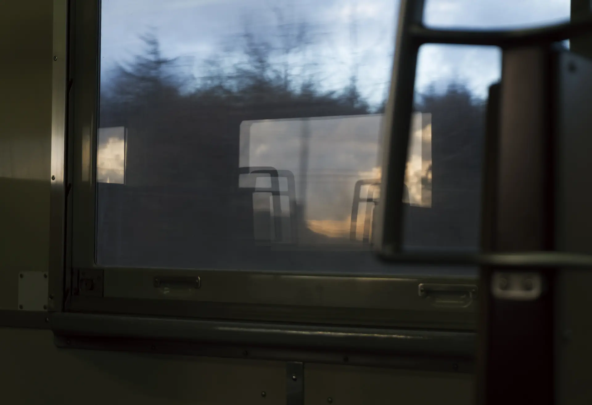 窓 -Layered Journey-