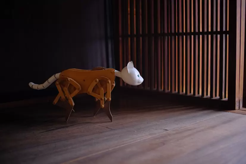 Automatic Dolls:Cat Walker Prototype by Hiromu Moulinette