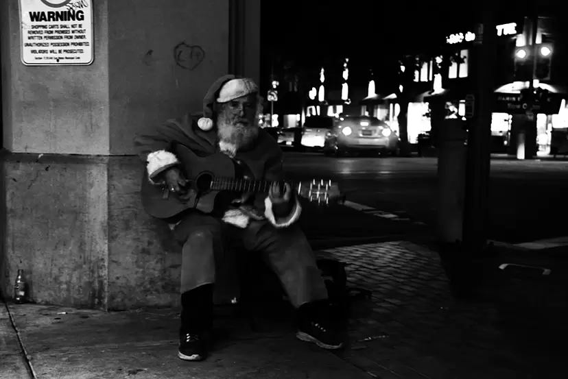X'mas on the street by Hiromu Moulinette