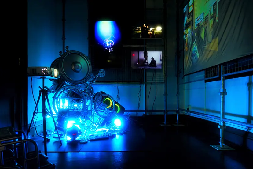 untitled (H-D sound system) by 檜皮 一彦