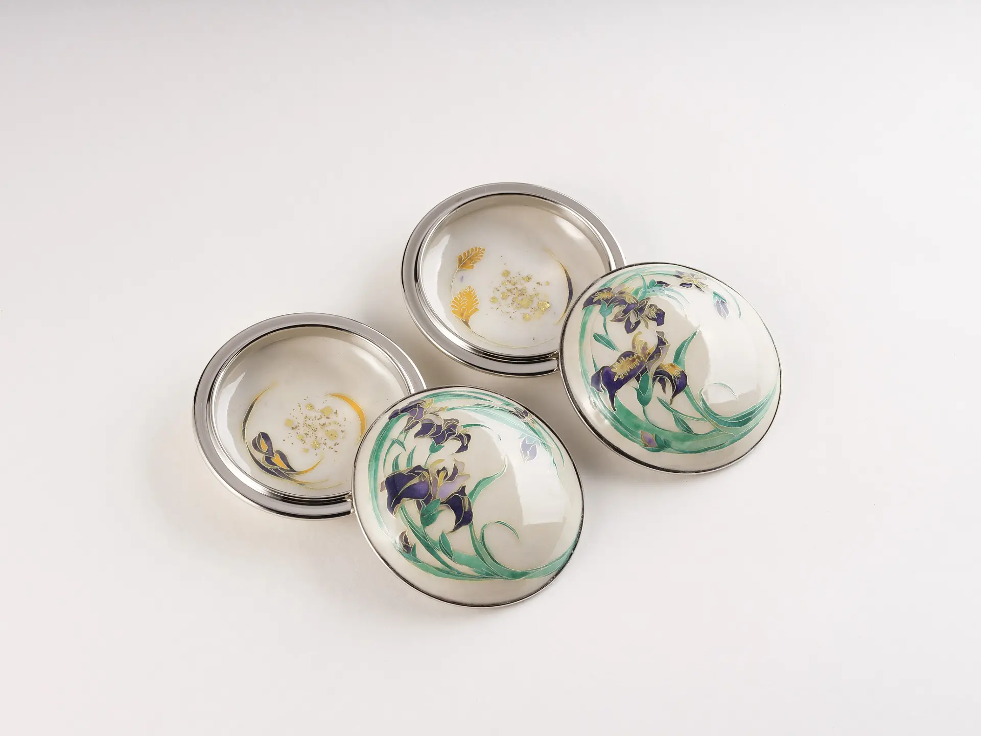 スワロフスキー【いずれアヤメかカキツバタ】 何れ菖蒲か杜若 -いずれアヤメかカキツバタ- 七宝合子 by 田村 有紀