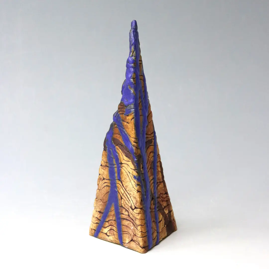 Vessel （三角錐） by 毛塚 友梨 | 現代アートの販売・通販 | ArtSticker