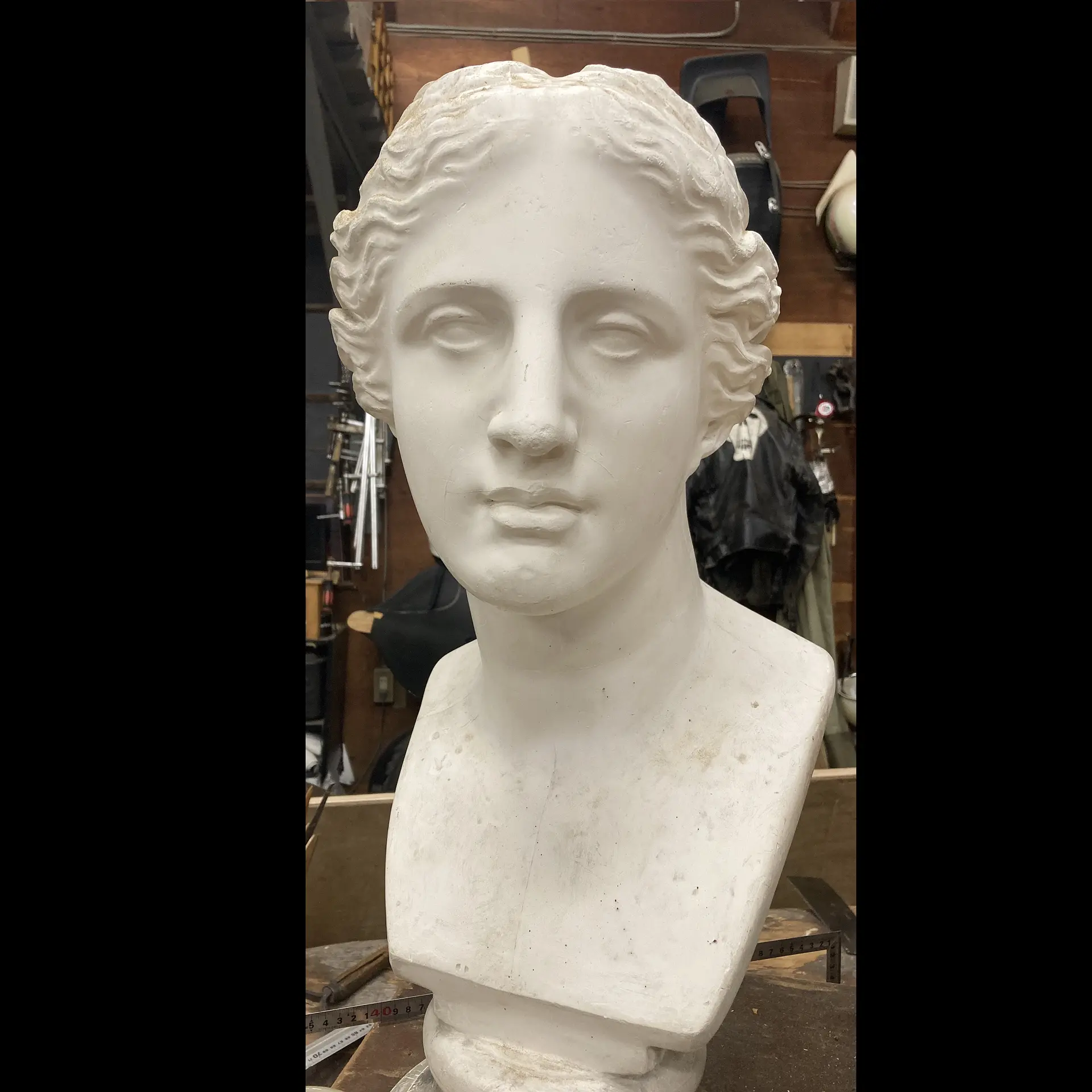 Devotchka - Venus de Milo by 森 靖 | 現代アートの販売・通販