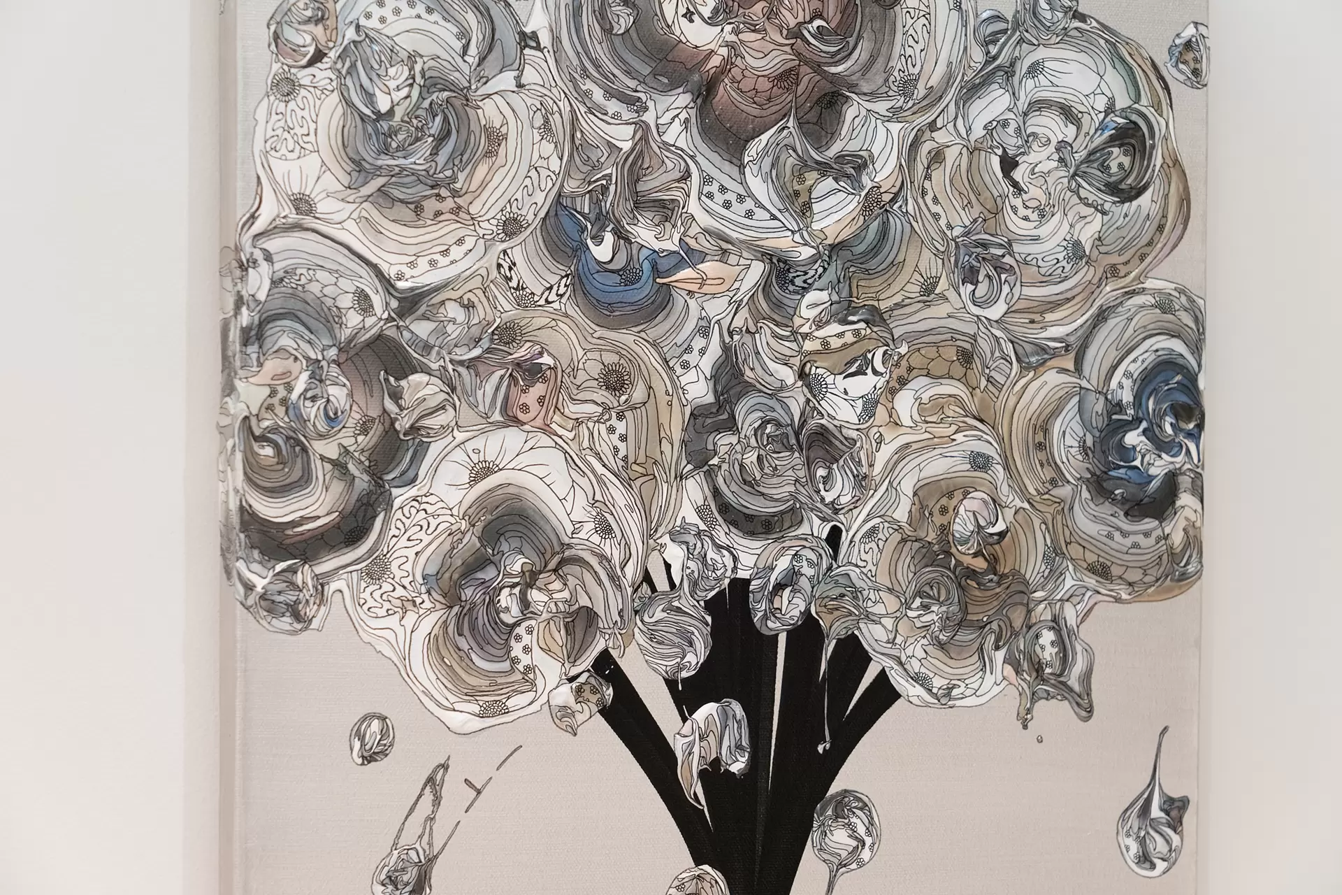 Abstract Bouquet 260219 (Silver x Gray Silver) by 奥田雄太 | 現代