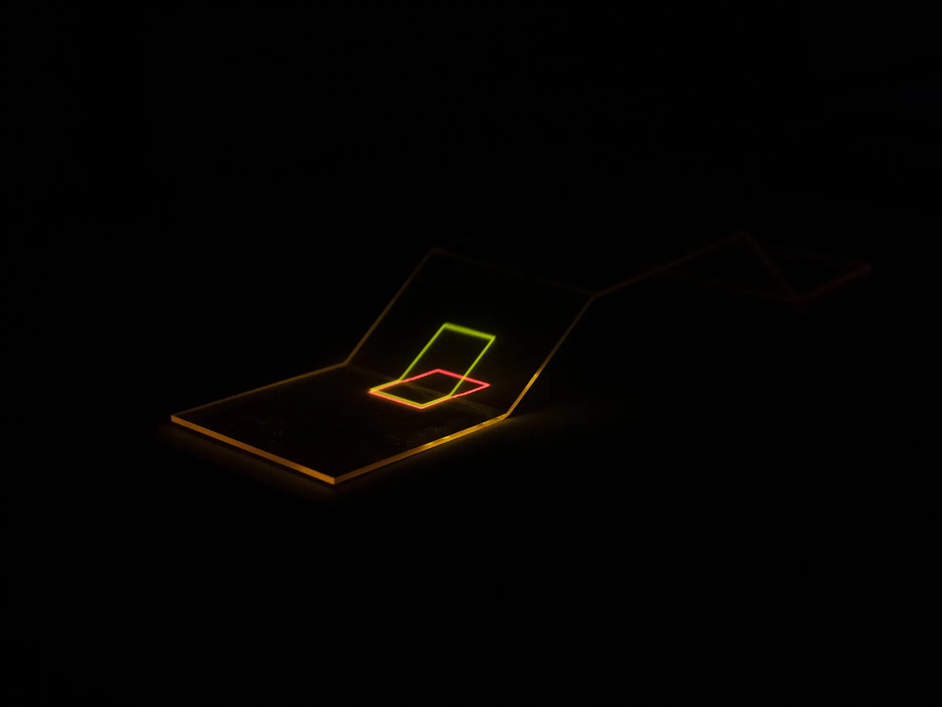 Layers of Light / 光のレイヤー：離陸と着陸