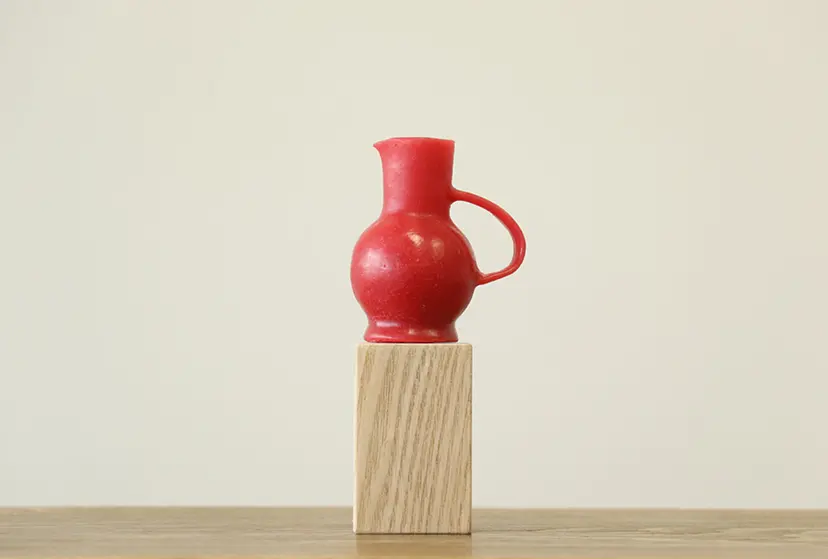 Care/Cure - こぼれる（vase #1 red） by 榎本 浩子