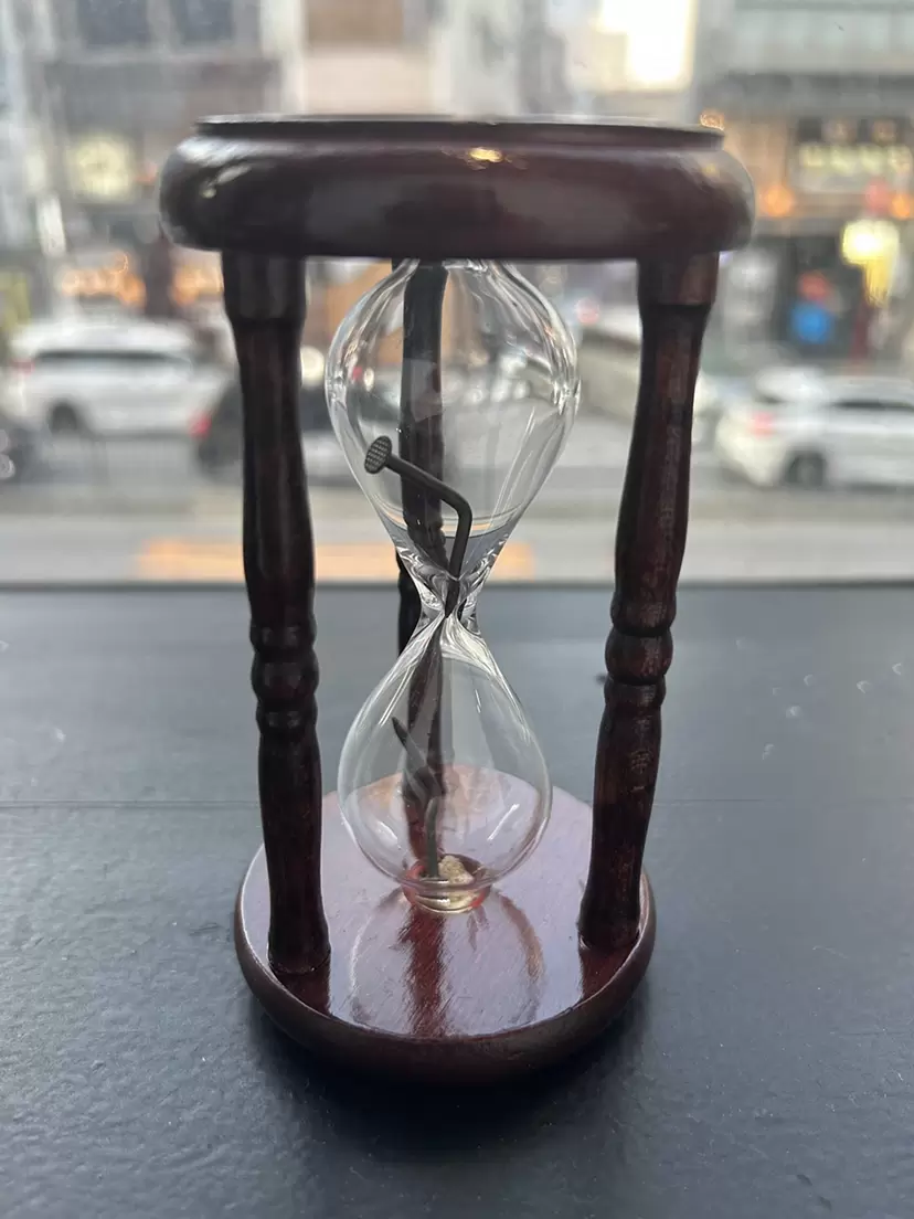 Hourglass by 長嶺 慶治郎