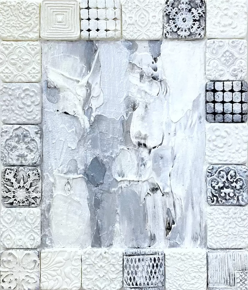 「Object-S5 (white & black)」 by 清水 佳代子