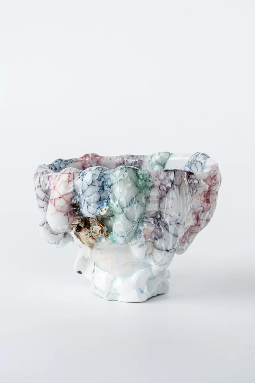 White Porcelain Tea Bowl by 氏家 昂大