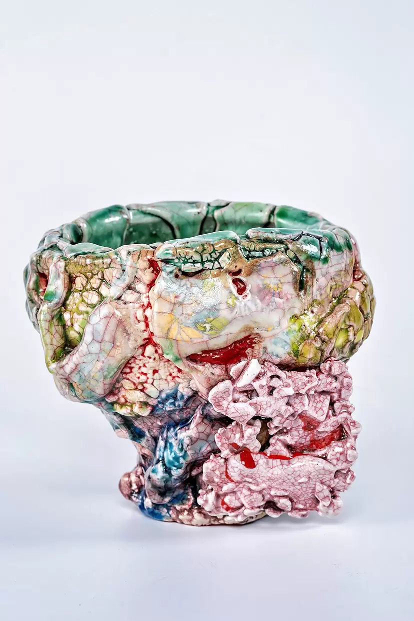 Floral Oribe Tea Bowl by 氏家 昂大