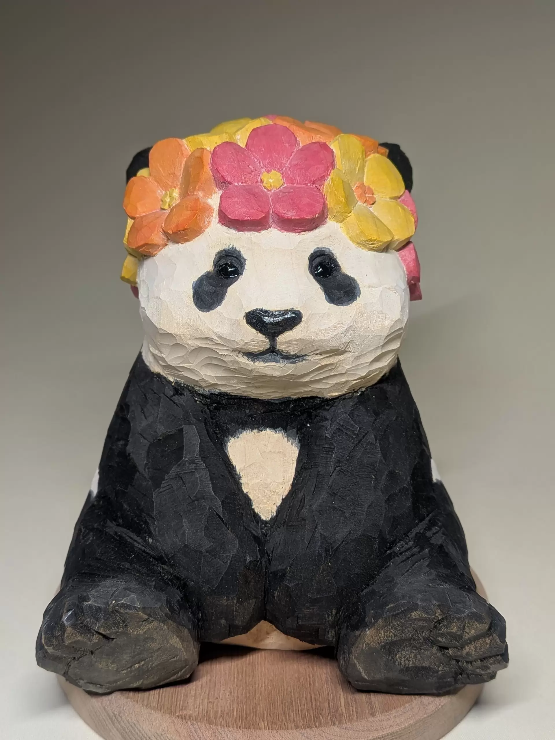 父の日までセール　初めての彫刻バングル　カササギと梅花　シャー太翠バングル 花咲けるパンダ by 山岡 紀文 | Online art store for contemporary