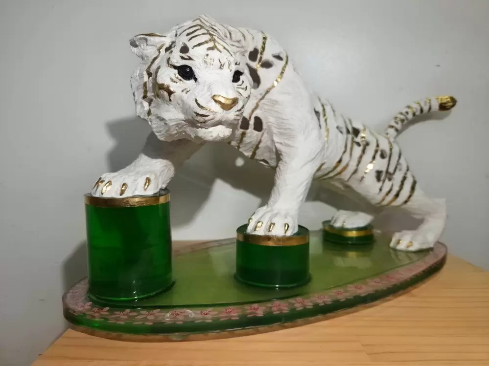 White TigerーSilent Motion
