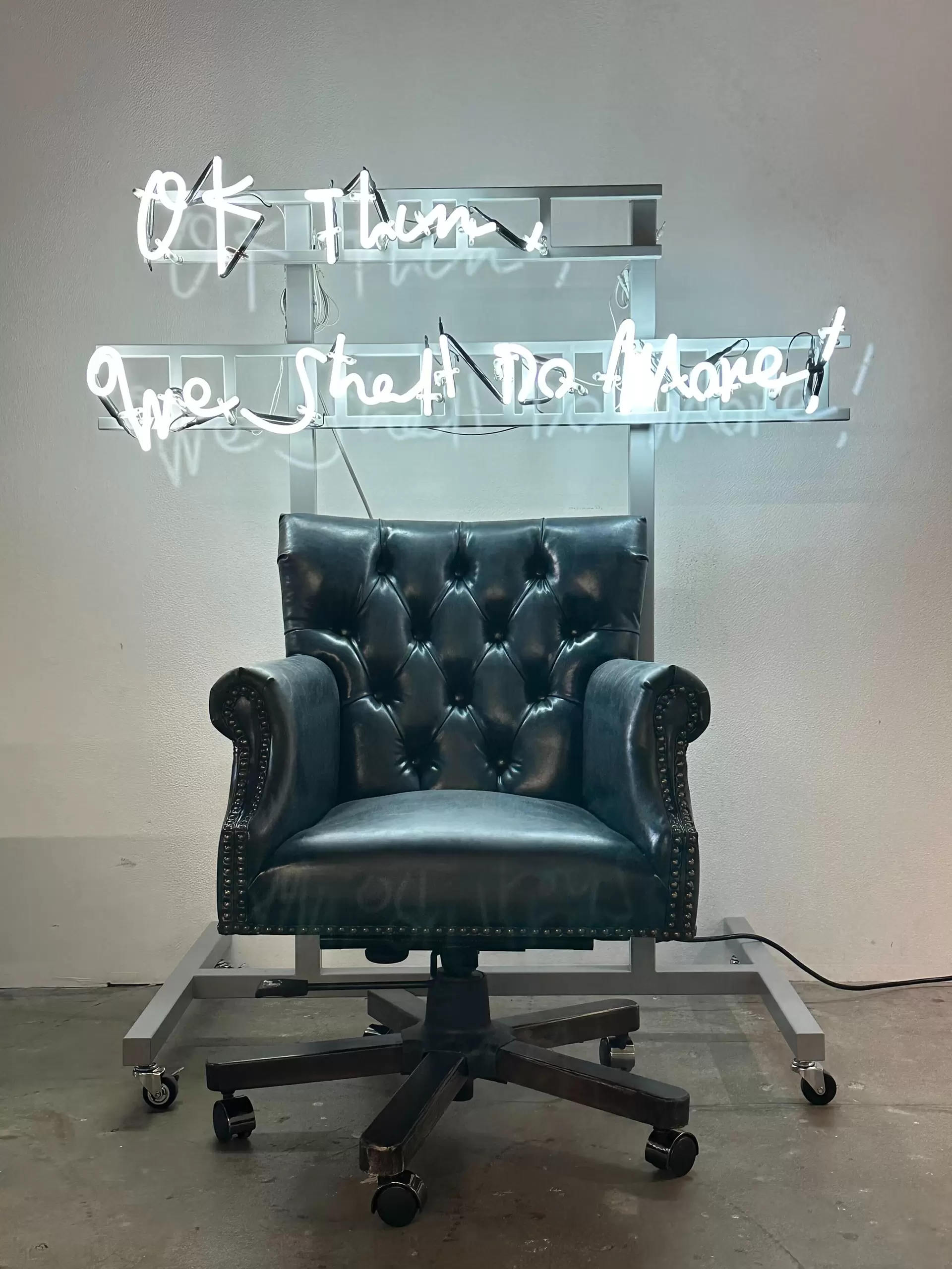 社長の椅子 by 遠山 正道 | Masamichi Toyama | 現代アートの販売