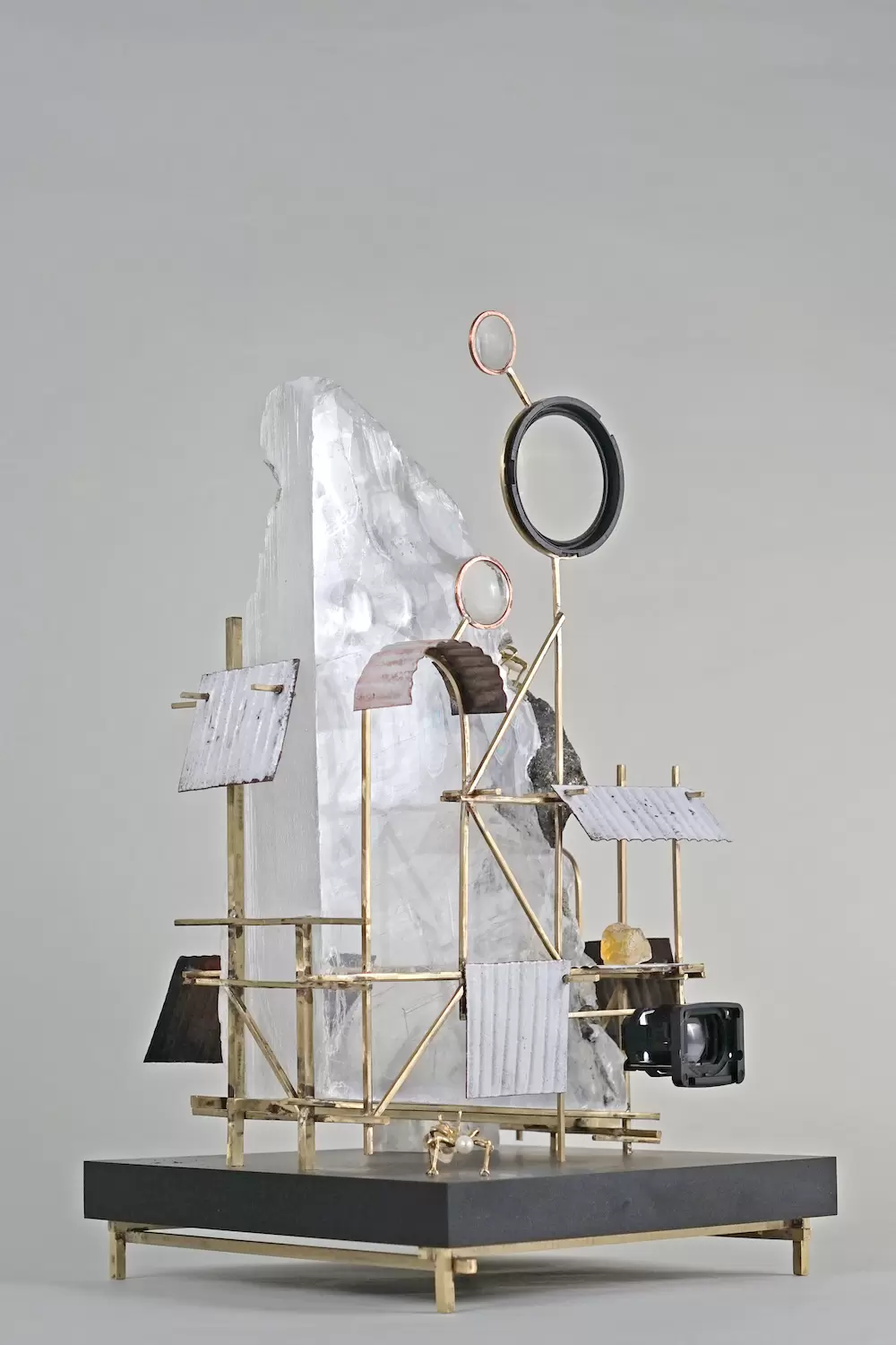 礦場七號/Mine No.7 by Huang Jen-Chieh | 現代アートの販売・通販