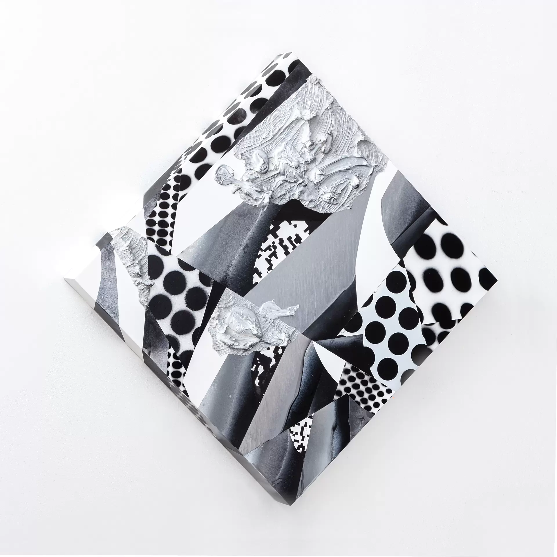 Tile 7 by 松村咲希 | 現代アートの販売・通販 | ArtSticker