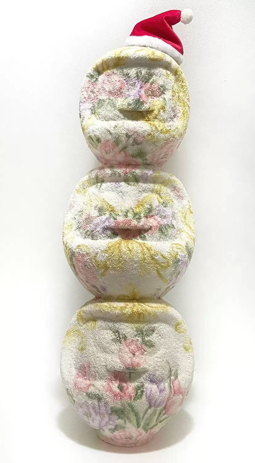 現代アート「すね毛世界」 笠間市出身の 出久根 ちせさんが「世界の注目アーティスト100