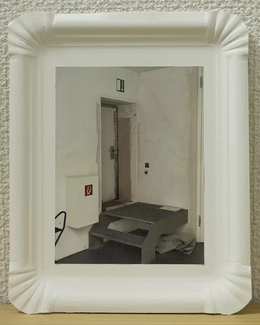 on paper(plates), exit by 綾野文麿