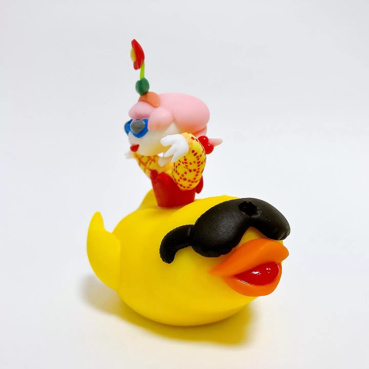 ビー・バップ•アヒル♀ by 濱田有美 | Online art store for