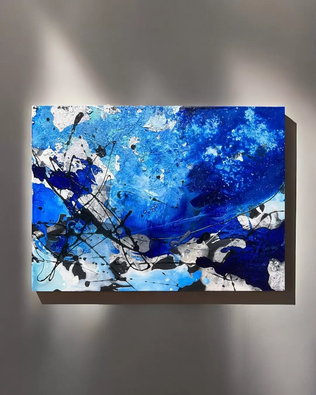 Contrast in brightness by 櫻井 智 | 現代アートの販売・通販