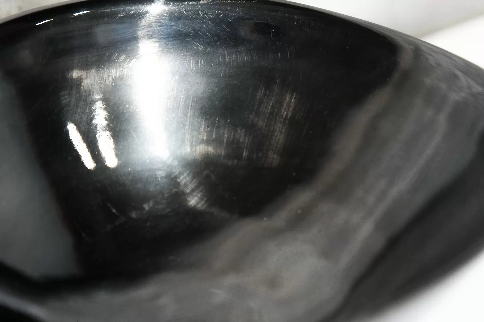 黒水瓷BOWL_LB-11 by 青木良太 | 現代アートの販売・通販 | ArtSticker
