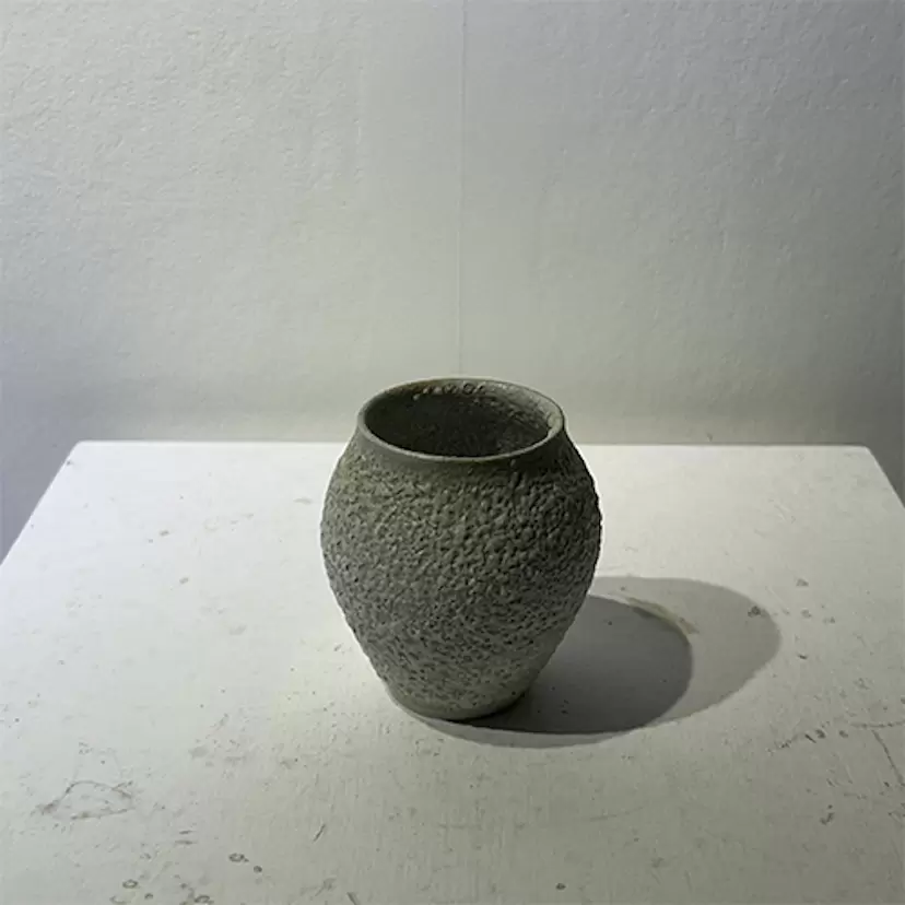 Moon spiral small vase_LABT-9 by 青木良太