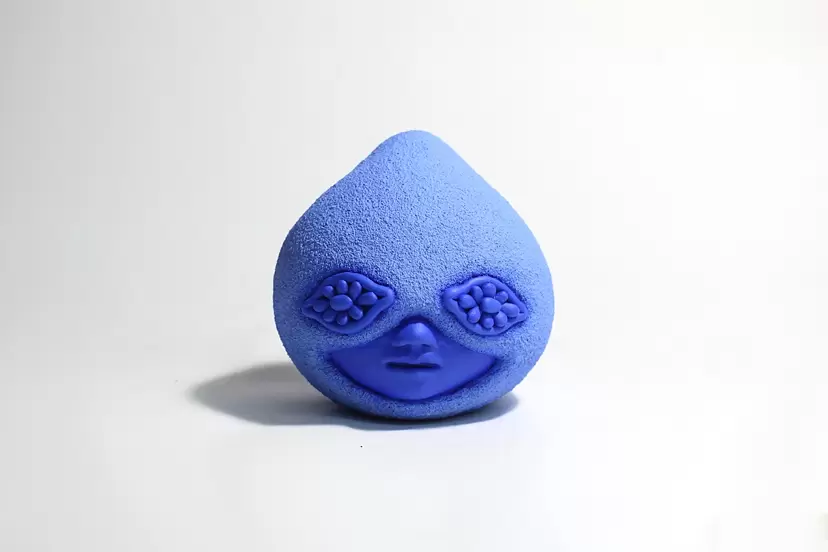 peach head by Makiko Horiuchi
